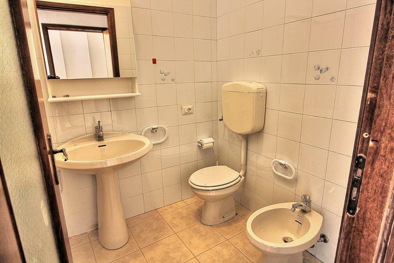 Appartamento Di Meri Verbania Exteriör bild
